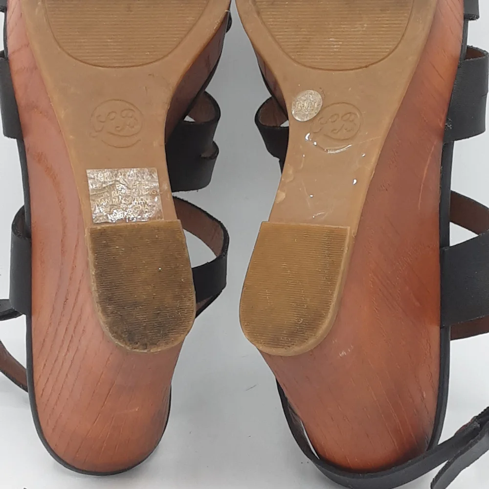 Lucky Brand Larinaa Black Leather Boho Retro 70's Strappy Wedge Sandals.